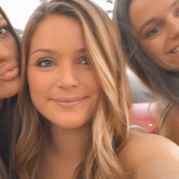 Meet your Posher, Mackenzie - Picture 1 of 1